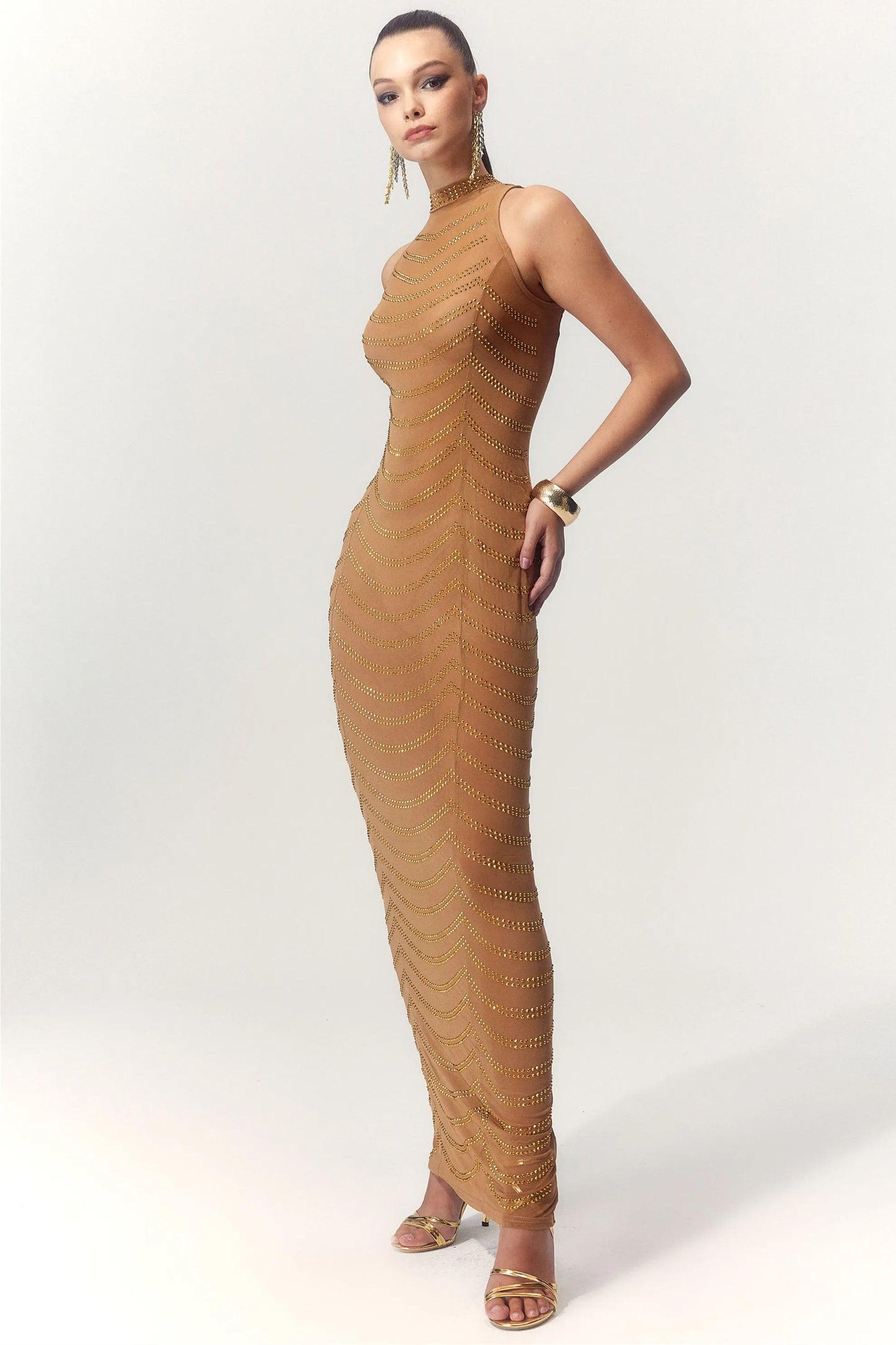 Vestido largo transparente con adornos de diamantes de imitación de Vera 