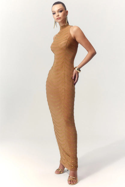 Vestido largo transparente con adornos de diamantes de imitación de Vera 