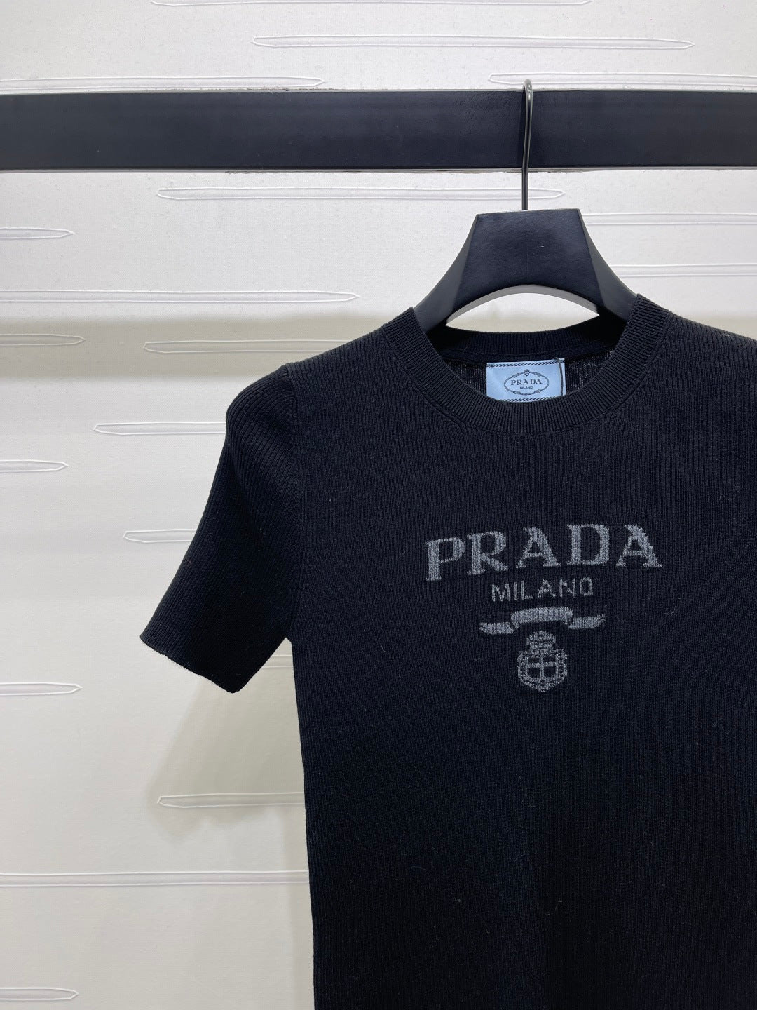 Prada Round Neck Knit Short-Sleeve Top Black Wool 351041