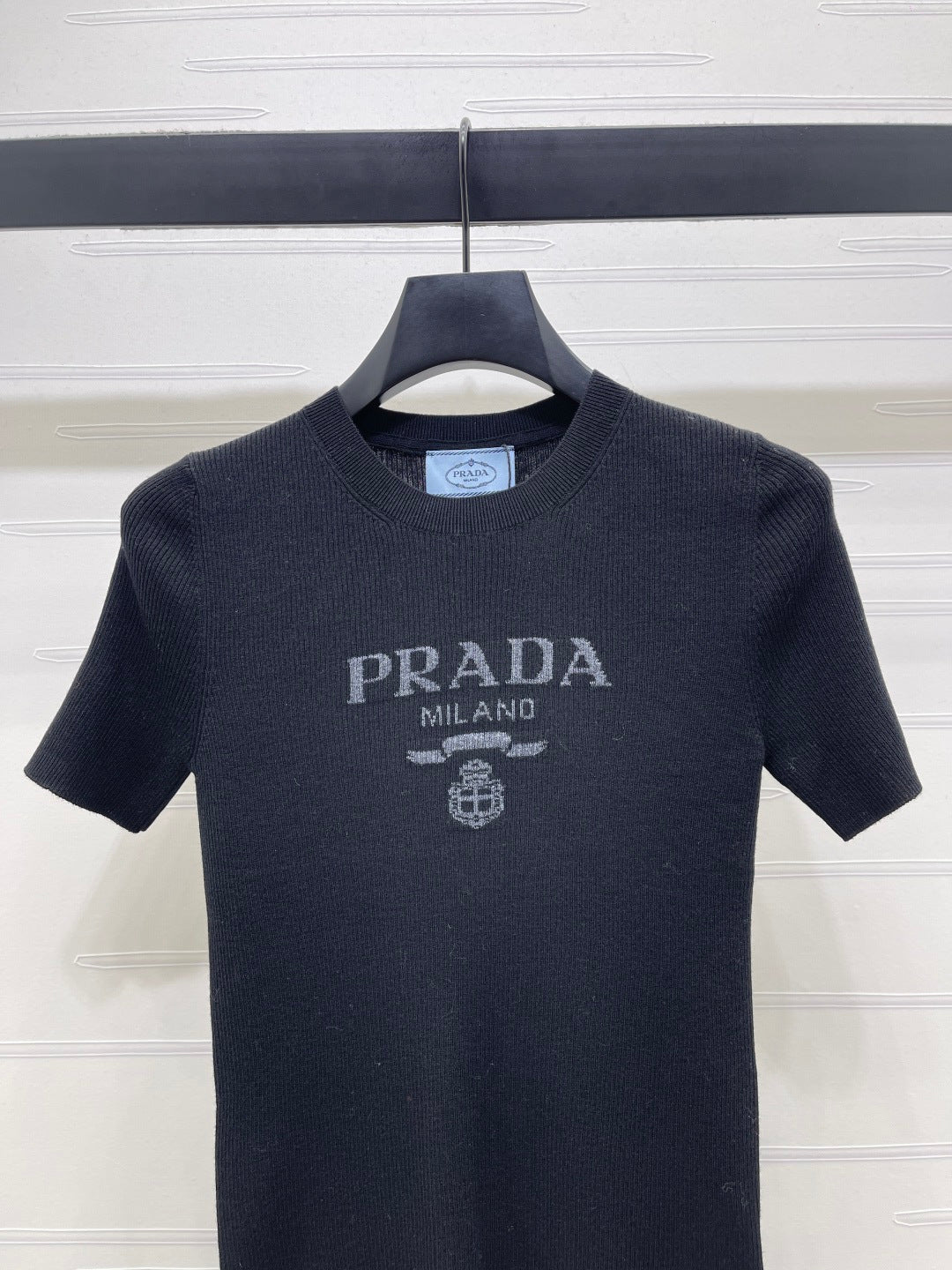 Prada Round Neck Knit Short-Sleeve Top Black Wool 351041