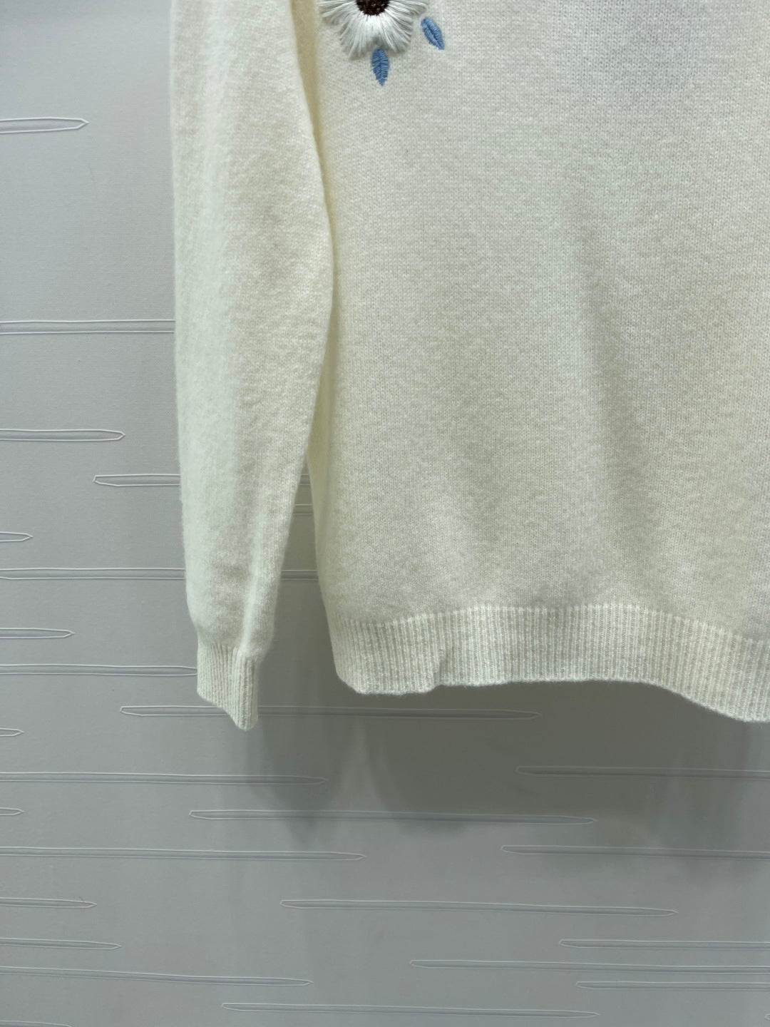 Chanel Floral Patterns White Cream Sweater Embroidered 340996