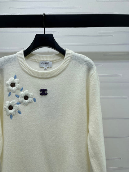 Chanel Floral Patterns White Cream Sweater Embroidered 340996