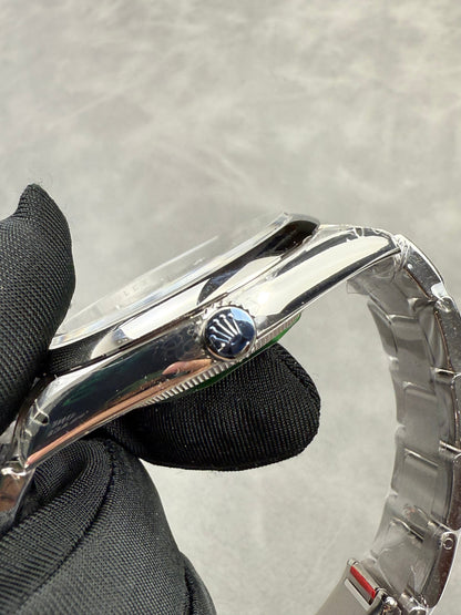 ROLEX OYSTER PERPETUAL 41MM SILVER GREEN
