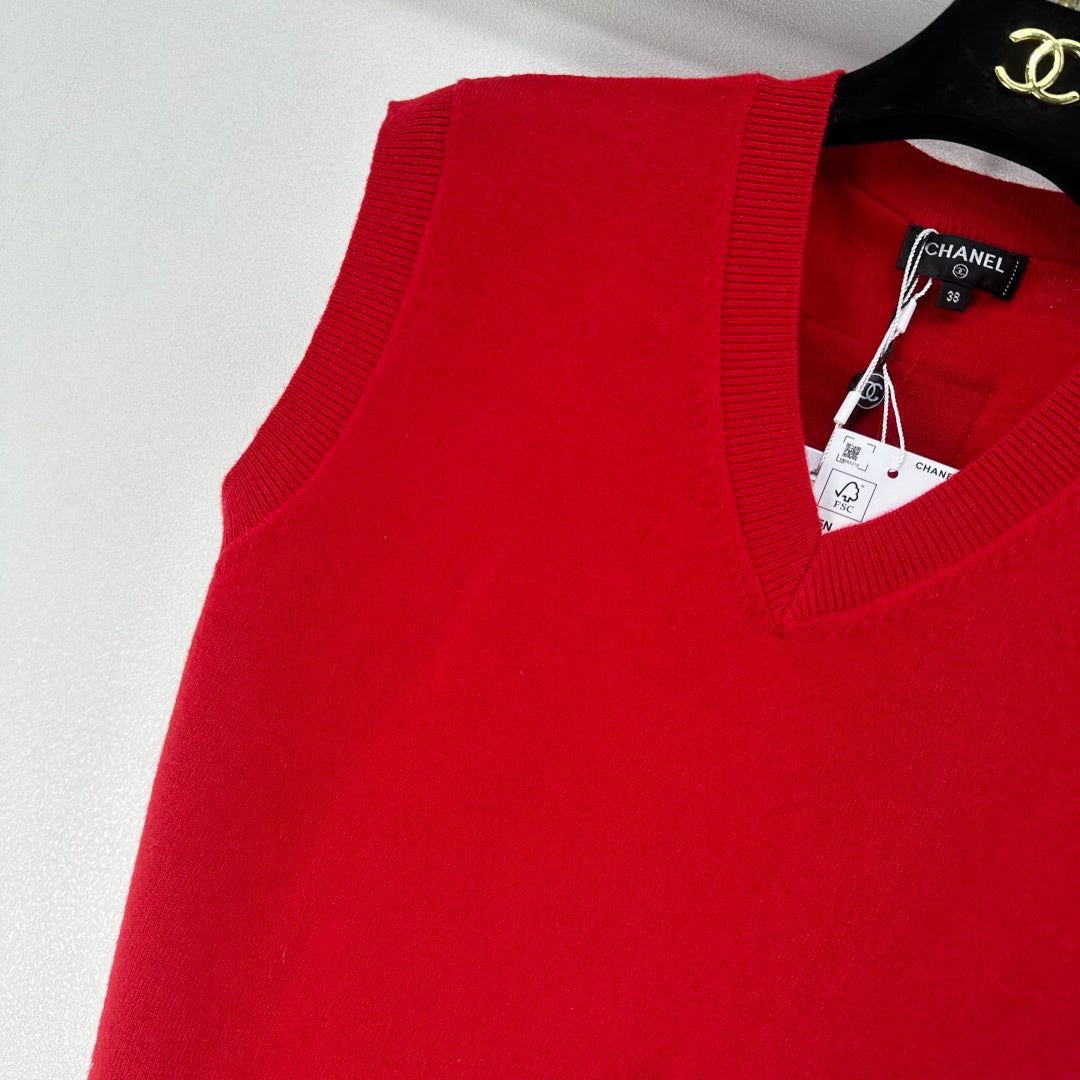 CC V-neck Vest Red Wool 346003