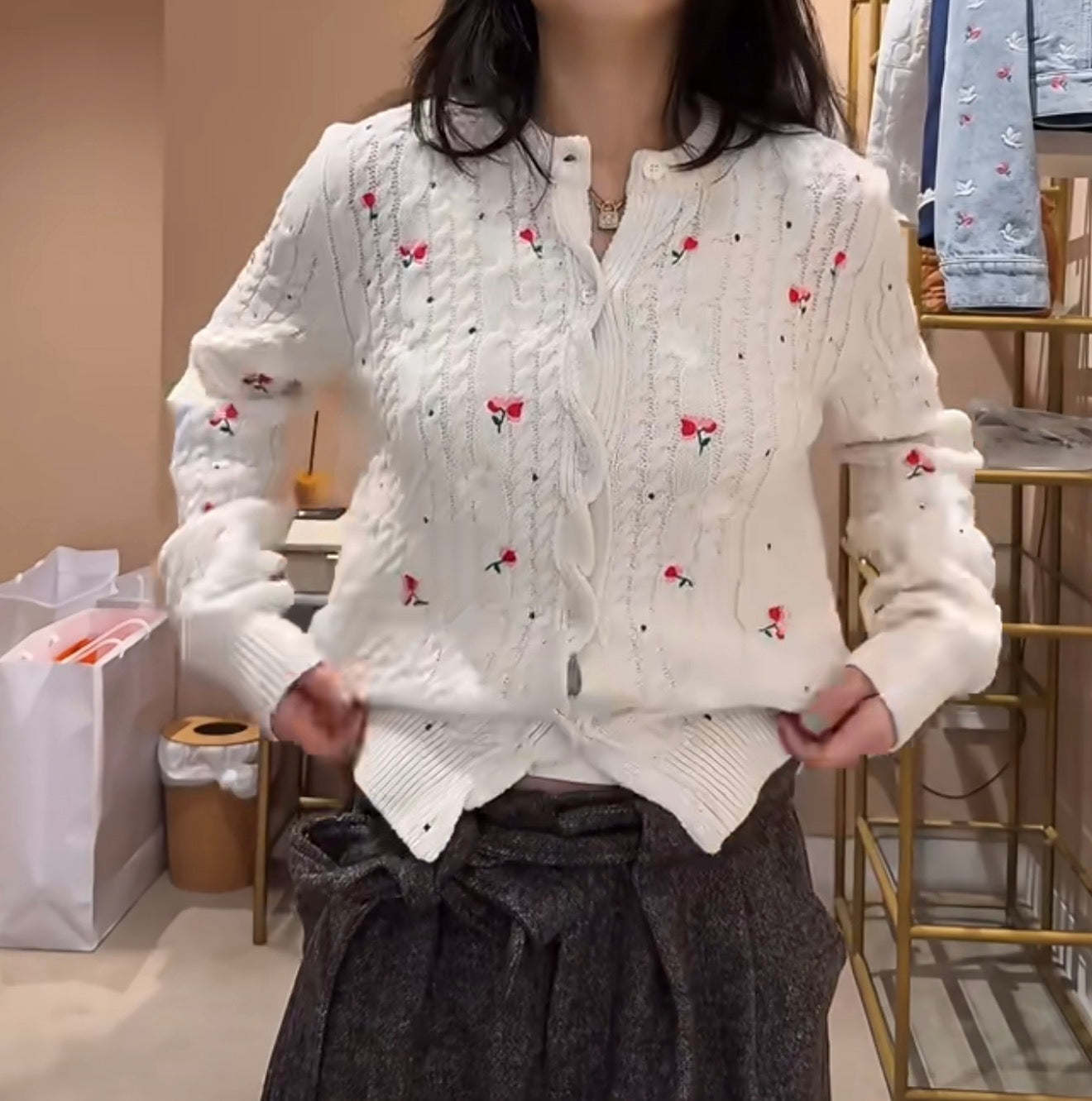 CD SS26 Set Dioramour Embroidered Cardigan Short-Sleeved Sweater Ecru Cashmere 351370