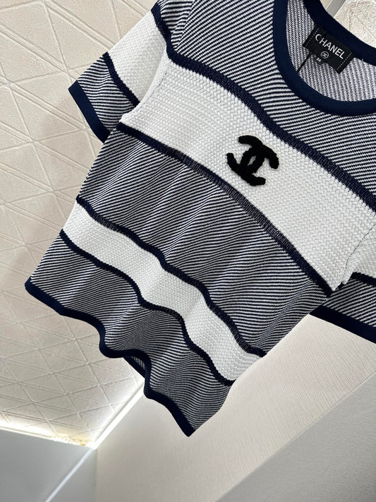 Chanel 25 T-shirt Black White Patchwork Knitted Crewneck