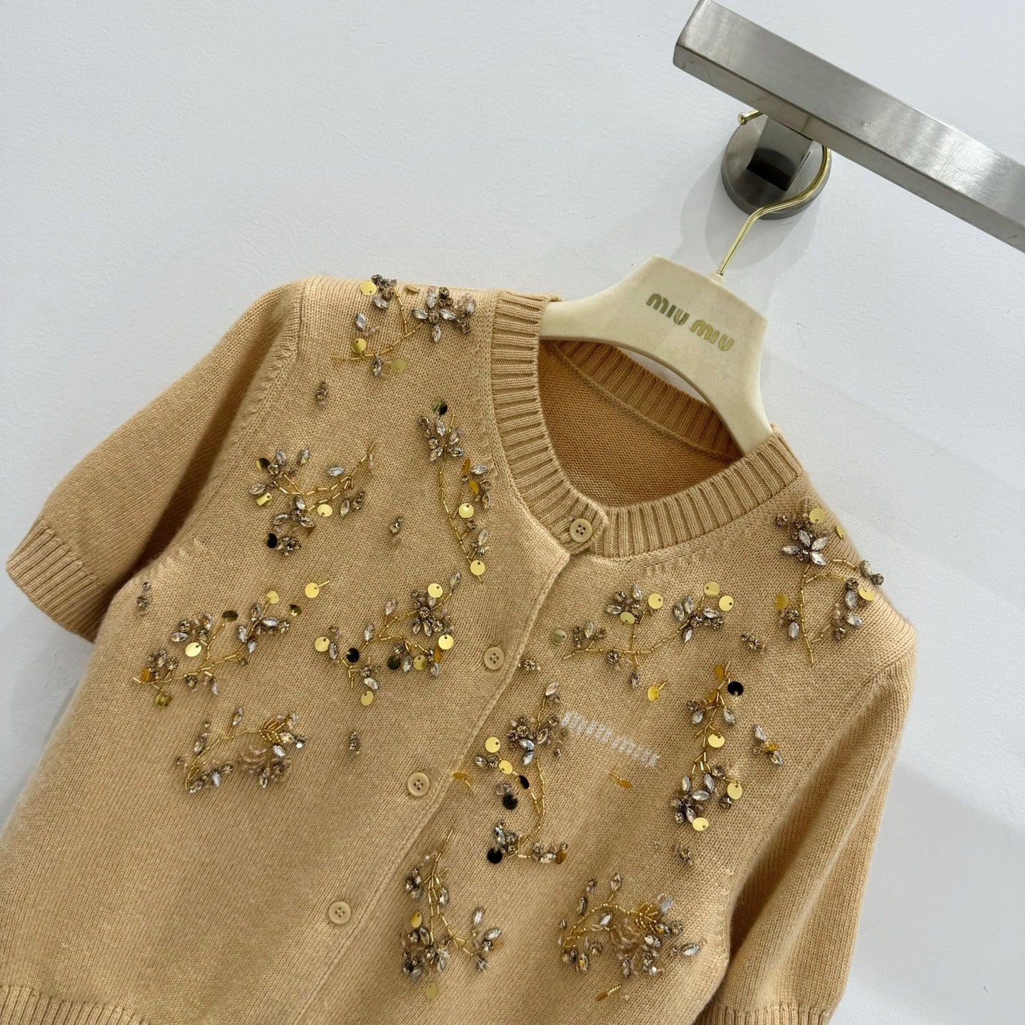 Miu Embroidered Cashmere Short Sleeve Cardigan 229364