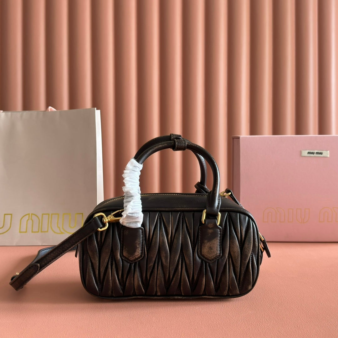 Miu Arcadie Matelassé Bag 22cm Black Nappa Leather