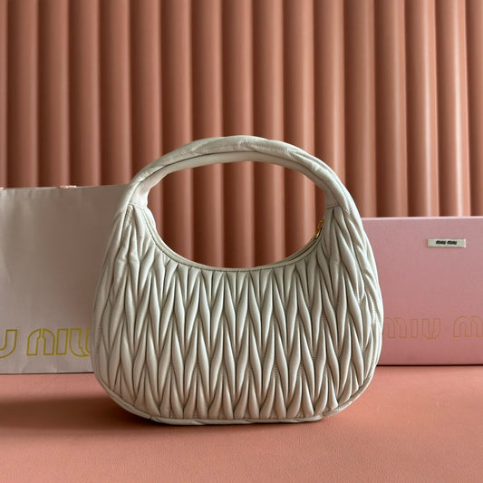 Miu Wander Matelassé Shoulder Bag 29cm White Lambskin