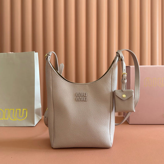 Miu Leather Bucket Bag 16cm Powder Pink Grain Cowhide