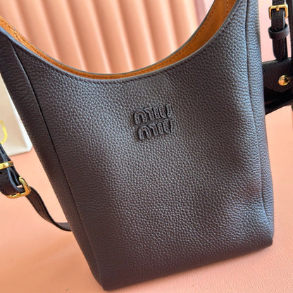 Miu Leather Bucket Bag 16cm Black Grain Cowhide