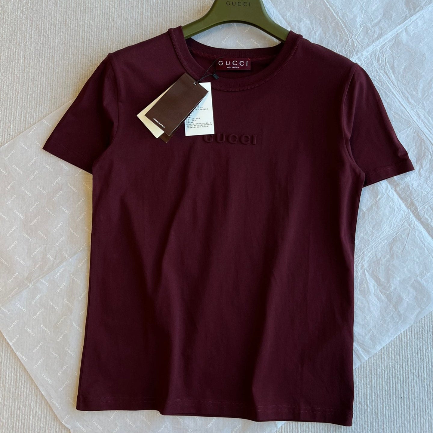 Gucci 25 Three-dimensional Embossed Letter Short-sleeved Top Red Cotton