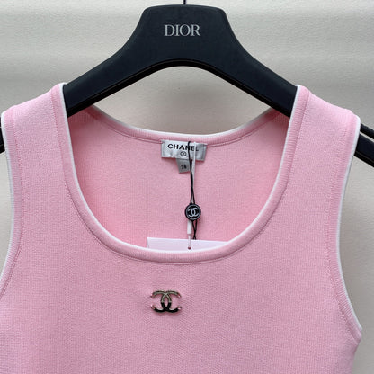 CC 25 Round Neck Knitted Embroidered Logo Vest in Pink 277576