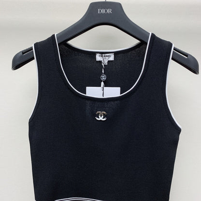 CC 25 Round Neck Knitted Embroidered Logo Vest in Black 277577