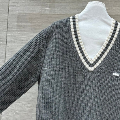 Miumiu V-neck knitted top Gray Cashmere