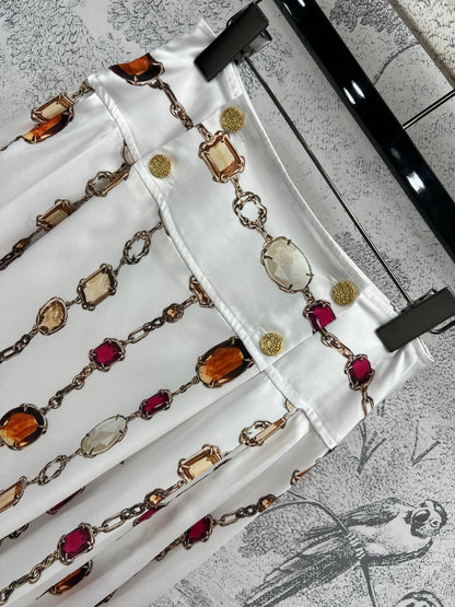 LV 25 Decorative Pattern Gemstone Chain Pleated Skirt White Poliester
