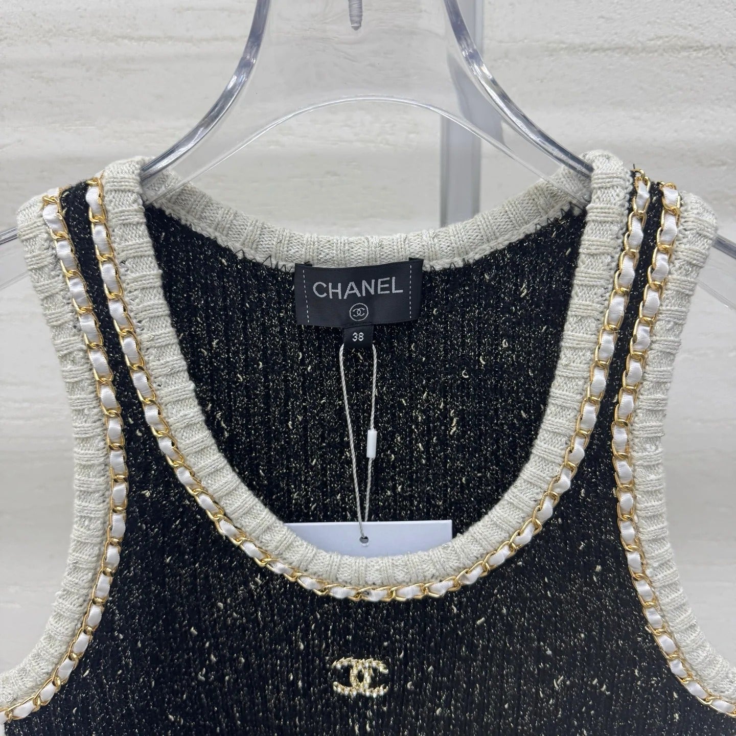 Chanel 2026 Sleeveless Knit Top Black Wool Cashmere 356943