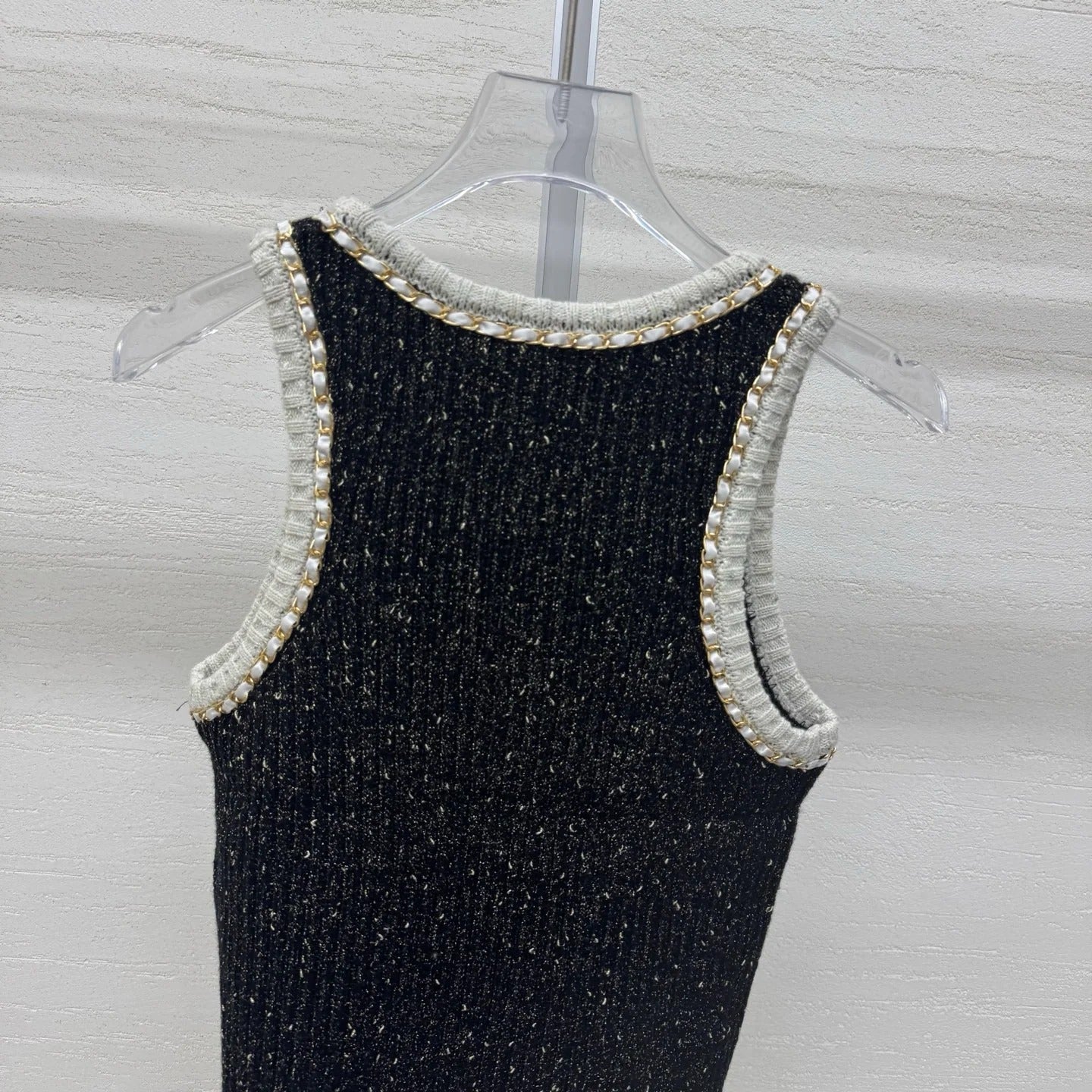 Chanel 2026 Sleeveless Knit Top Black Wool Cashmere 356943