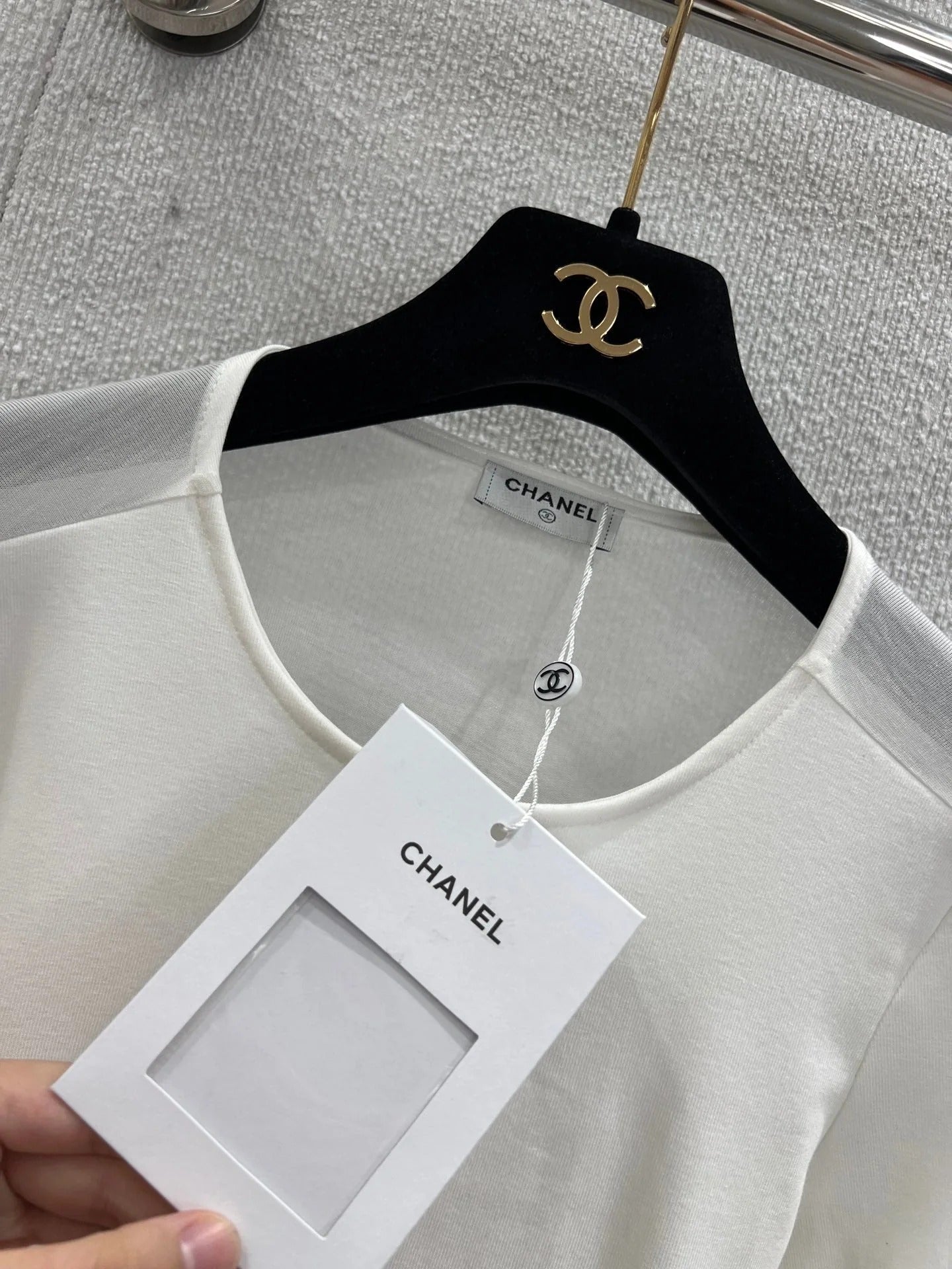 CHANEL 25S LONG-SLEEVE T-SHIRT STYLE 122