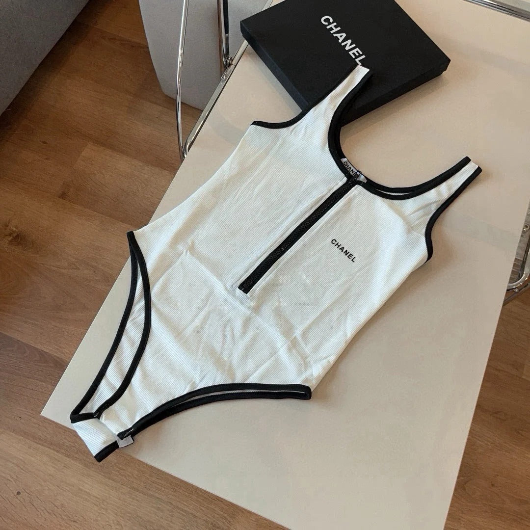 CC BIKINI SWIMSUIT SET IN WHITE AND BLACK TRIM 625974