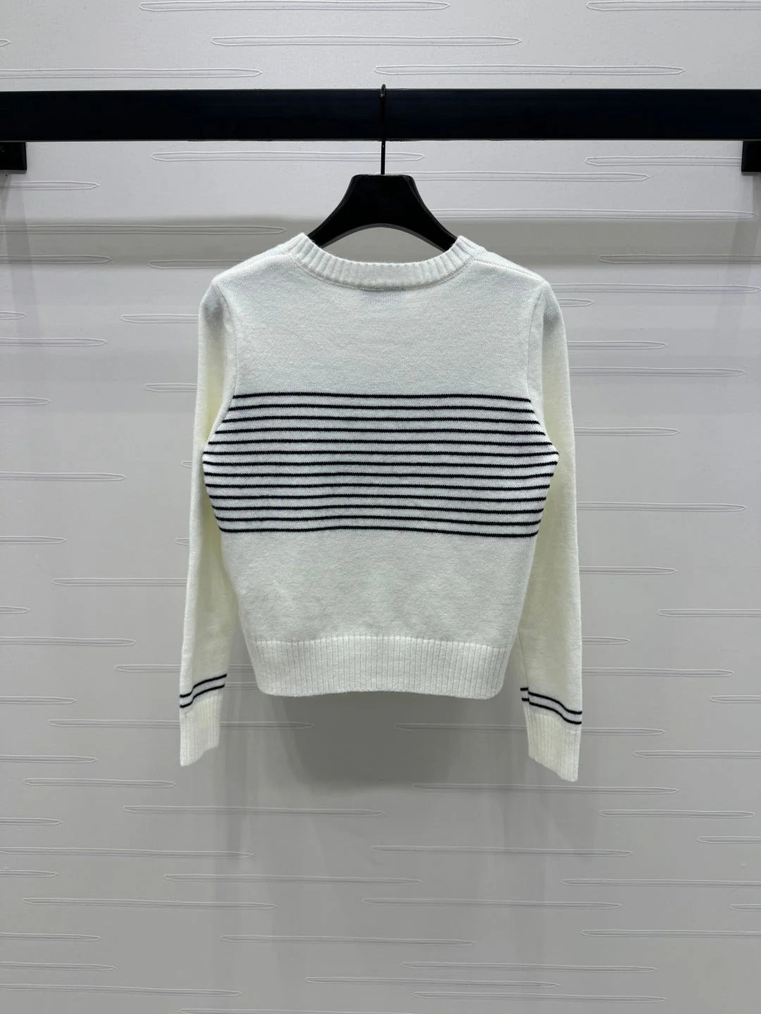 CHANEL CREW NECK LONG-SLEEVE KNIT SWEATER 274953