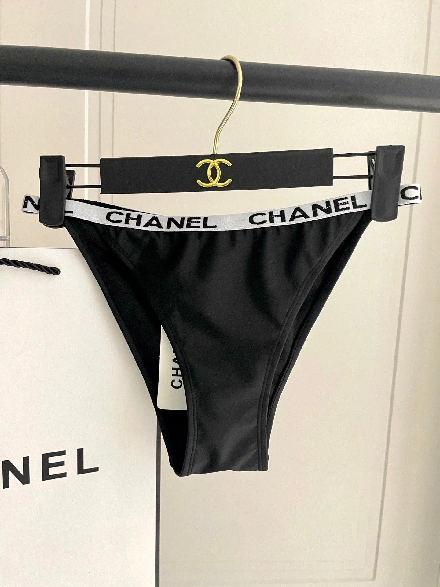 CC BIKINI SWIMSUIT SET IN BLACK WITH WHITE TRIM 627832