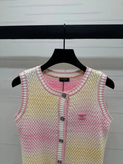 CHANEL KNITTED BUTTONED SLEEVELESS VEST 274921
