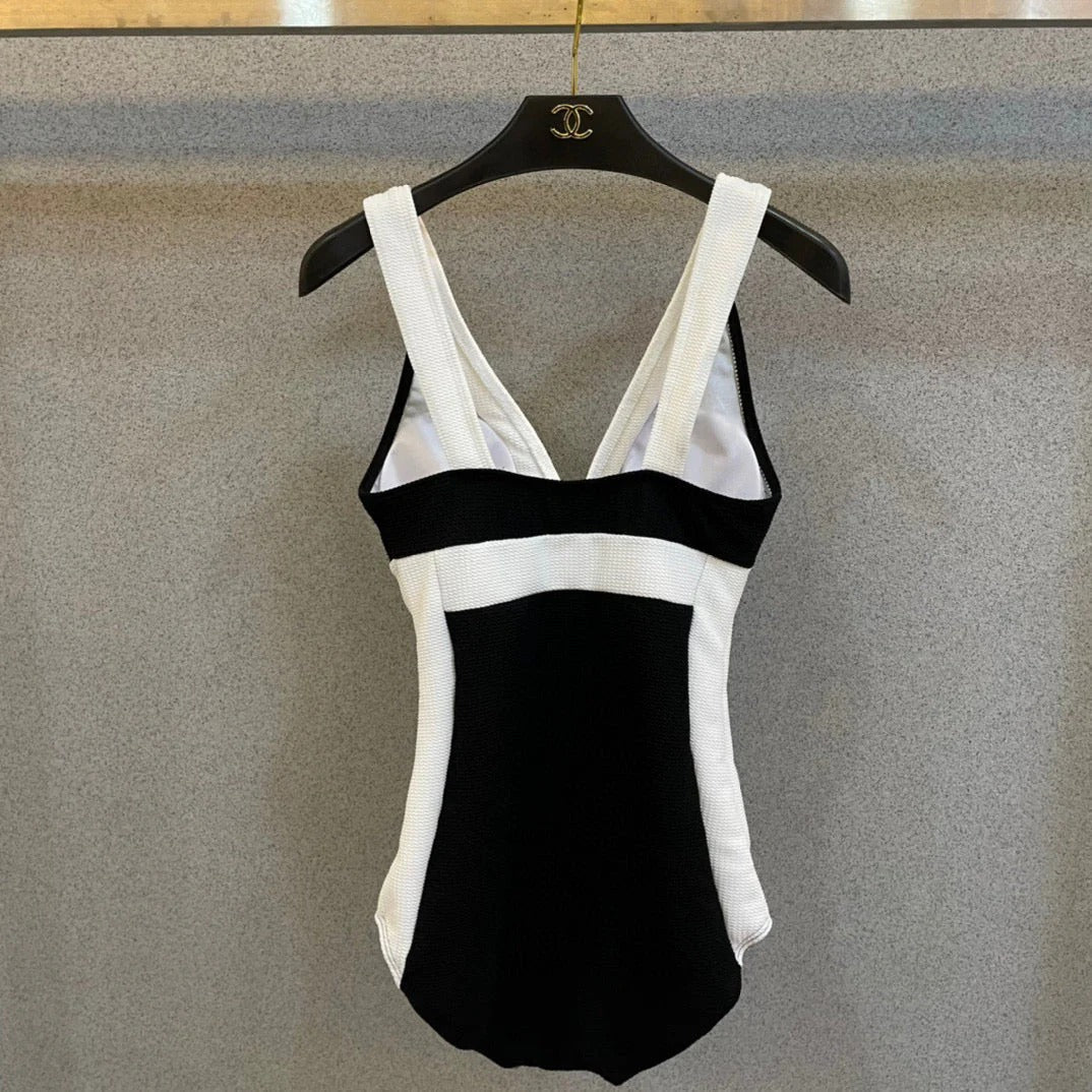 CC BIKINI SWIMSUIT SET IN BLACK AND WHITE 573554