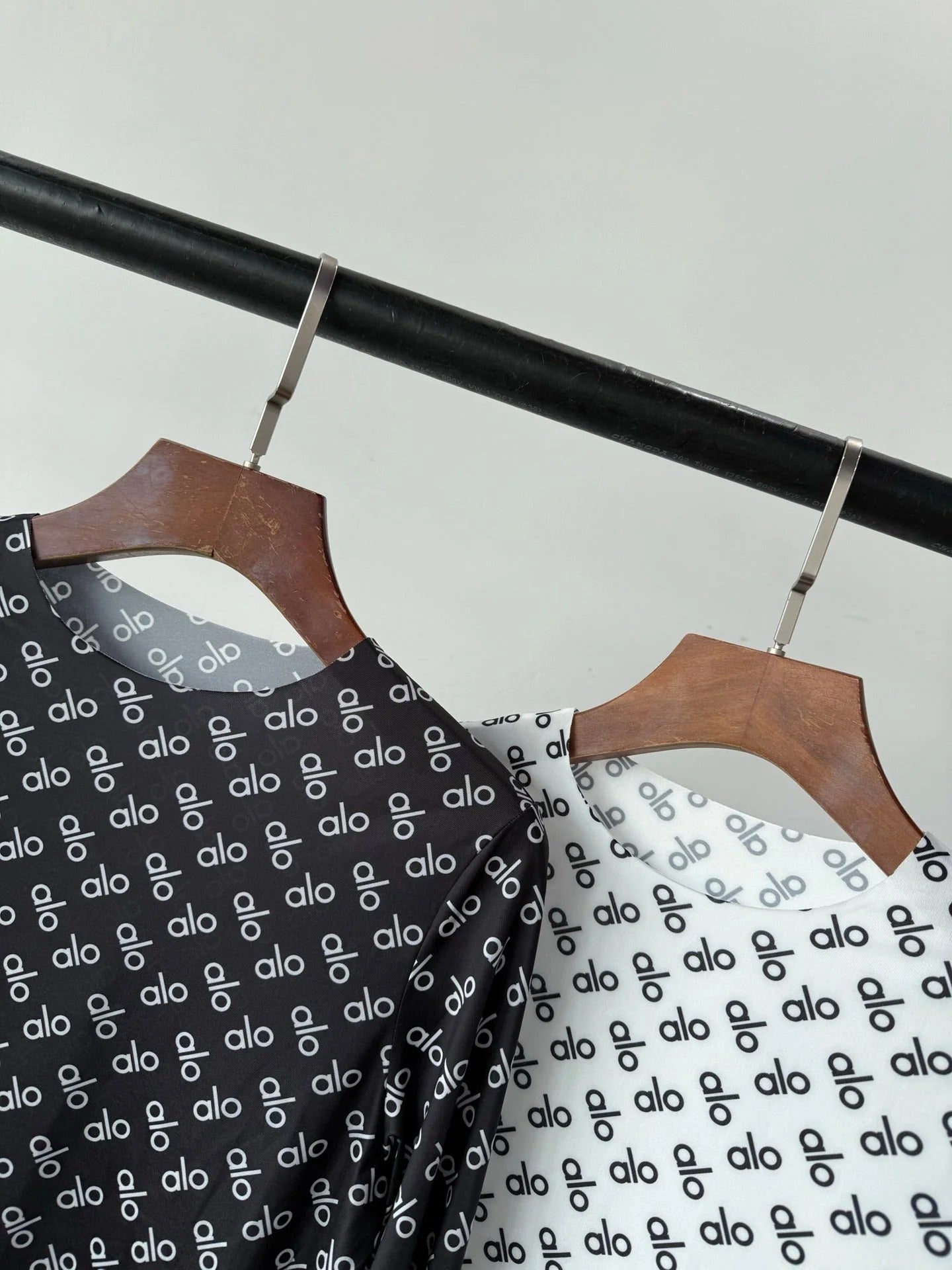 ALO LONG SLEEVE T-SHIRT STYLE 75