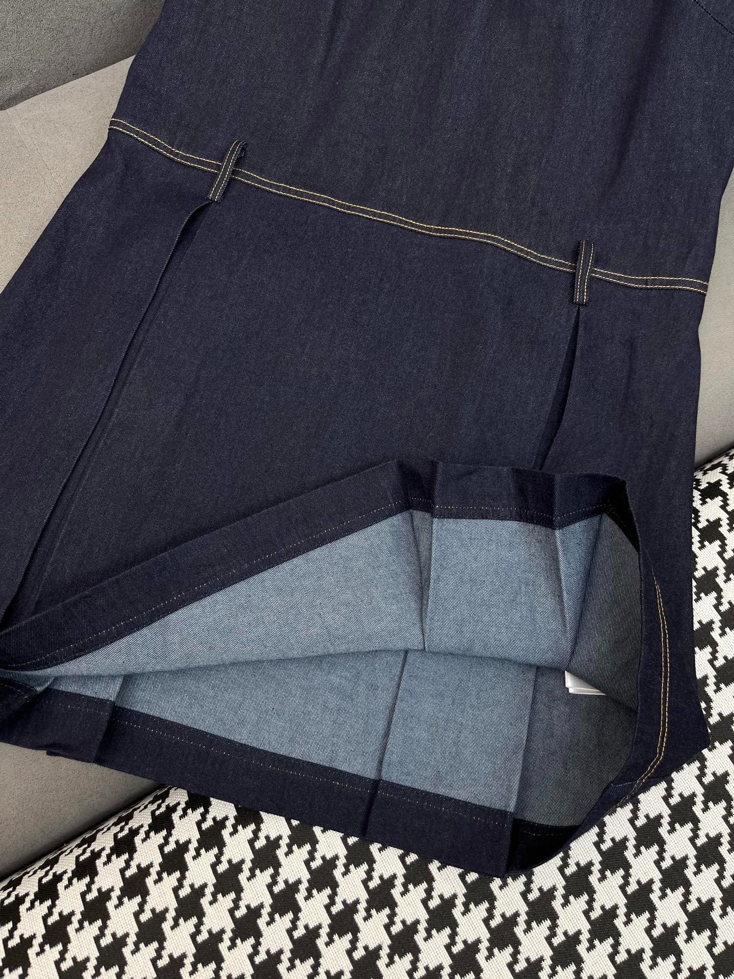 CHANEL SLEEVELESS DENIM DRESS 219364