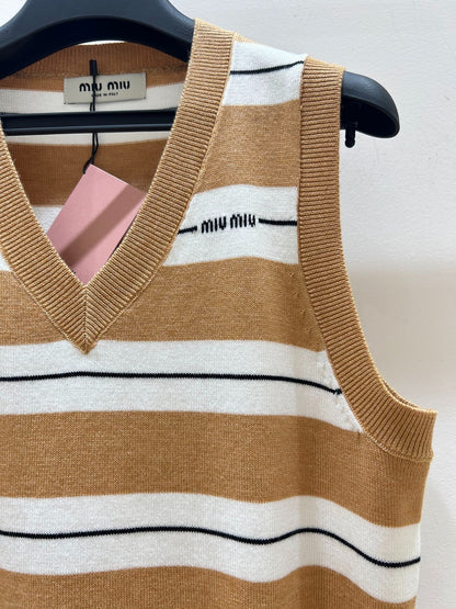 MIUMIU KNIT VEST STYLE 840