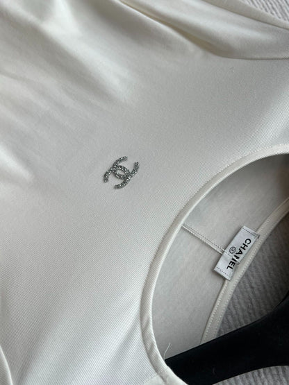 CHANEL LONG-SLEEVE T-SHIRT STYLE 28
