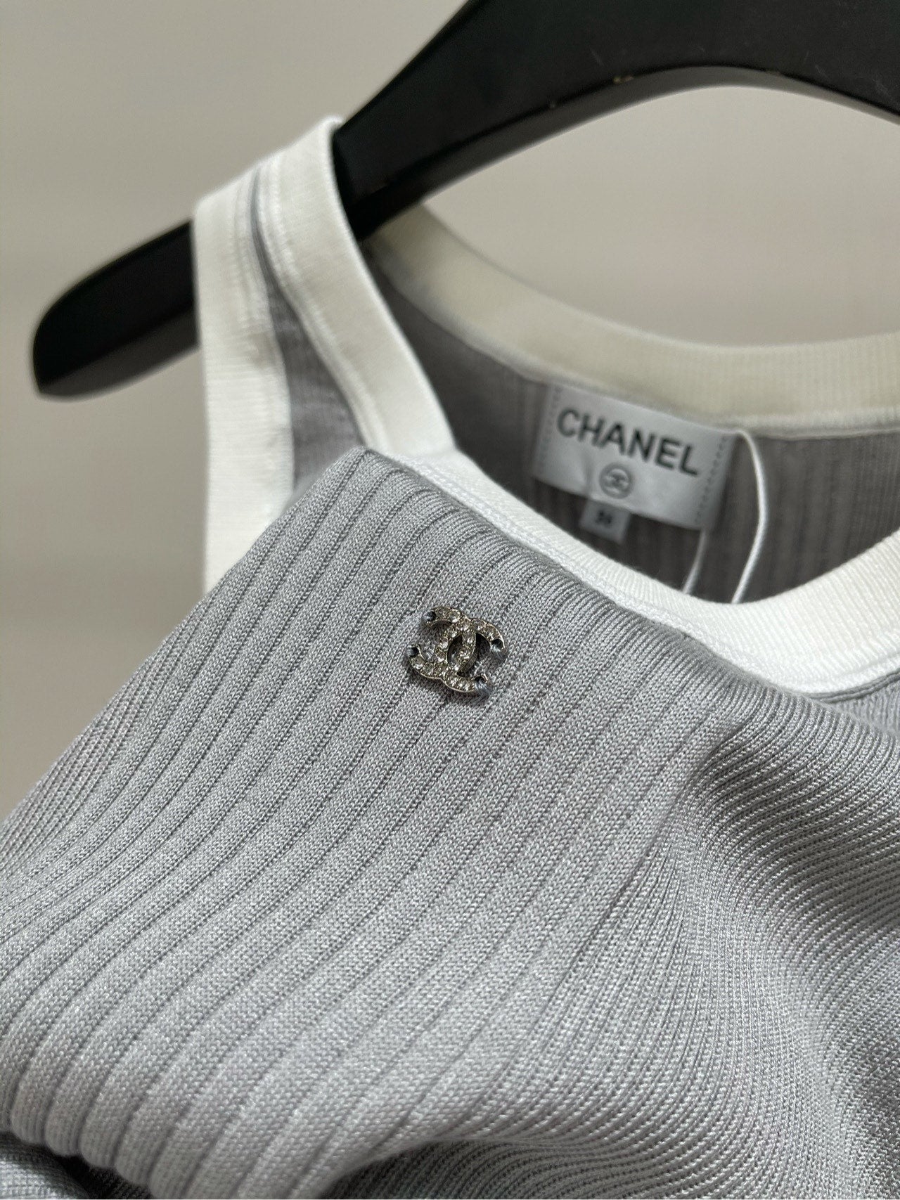 CHANEL SLEEVELESS KNIT TOP 259262