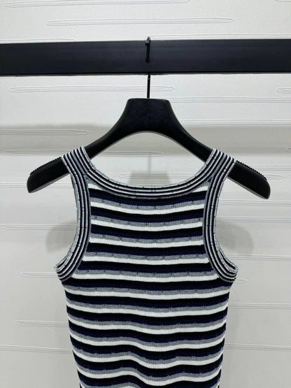 CHANEL SLEEVELESS TOP 269480