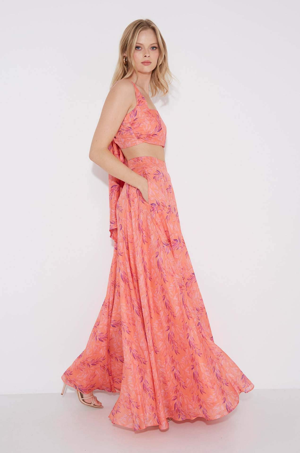 Conjunto de línea A con tirantes estampados de Jan 