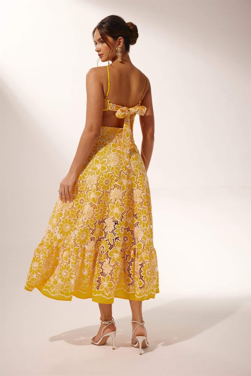 Vestido midi con cuello halter y encaje bordado Jessica 