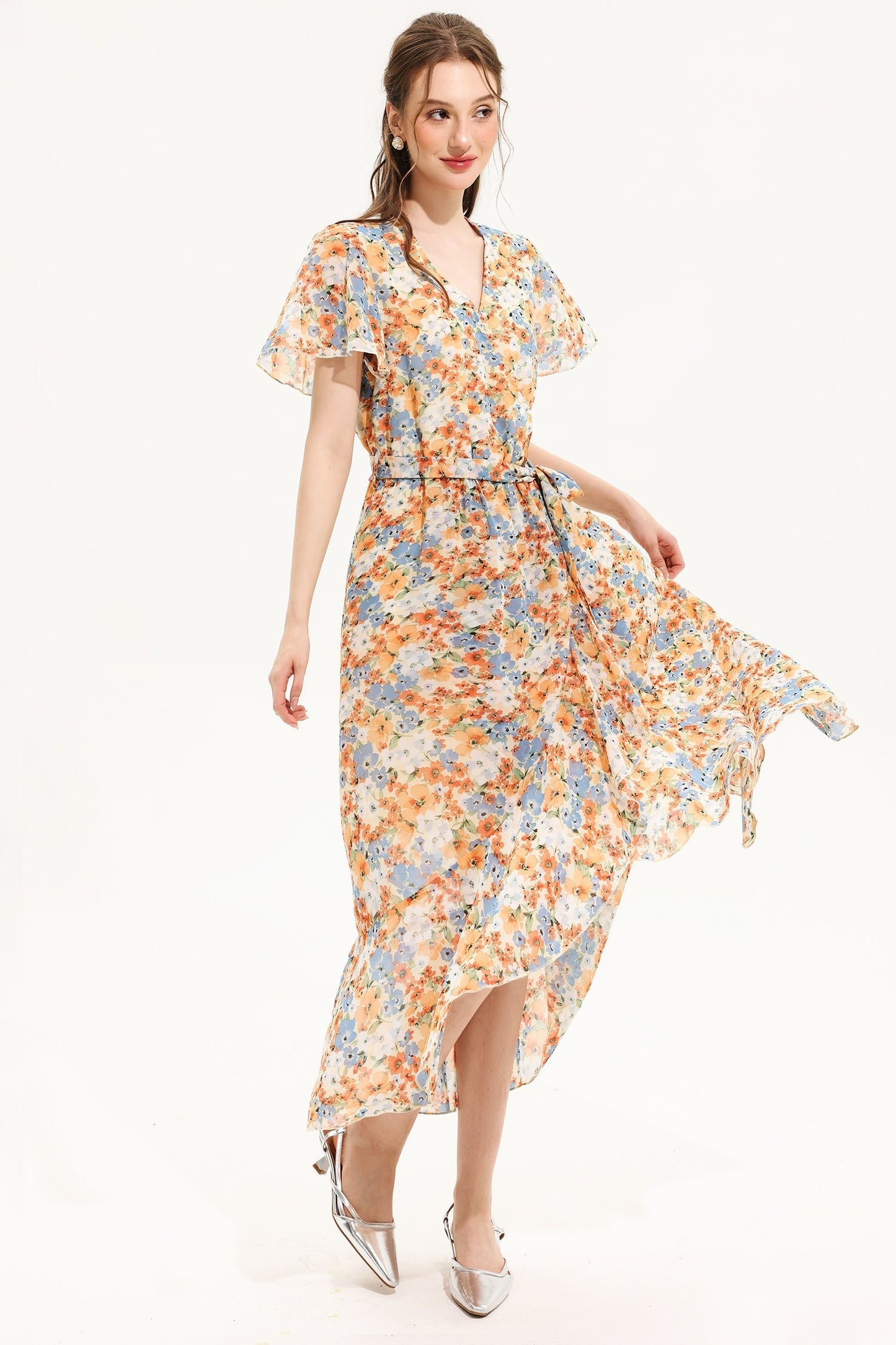 Vestido midi de manga corta con escote en V y estampado floral amarillo 