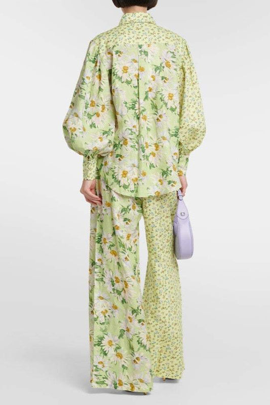 Conjunto de top de manga larga con cuello camisero y pantalón de cintura alta con estampado floral