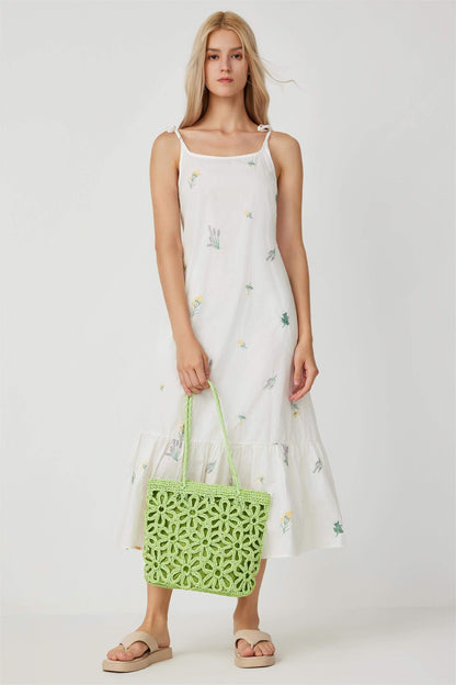 Bolso de paja con diseño hueco 