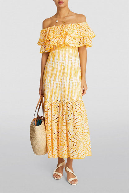 Vestido midi fruncido con hombros descubiertos y bordado 