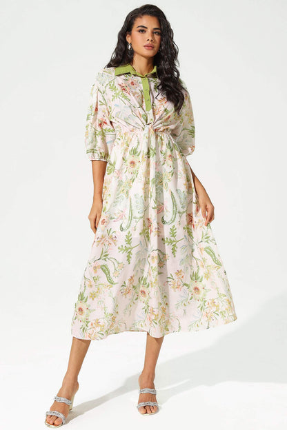 Vestido midi con solapa, encaje y manga corta con estampado floral 