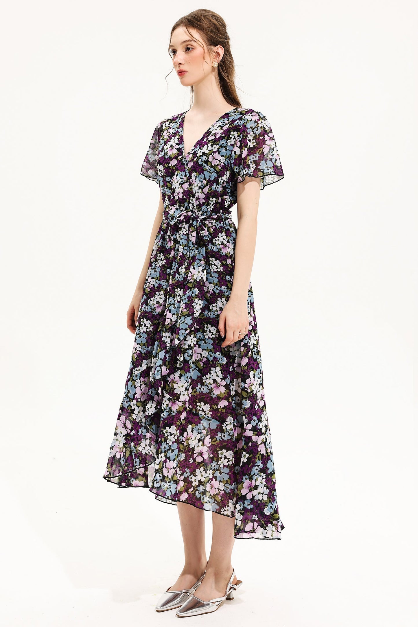 Vestido midi de manga corta con escote en V y estampado floral amarillo 