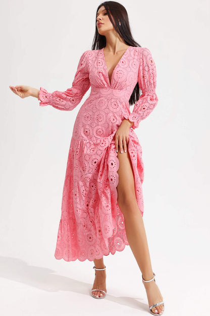 Vestido midi rosa con escote en V, mangas farol y cintura cónica 