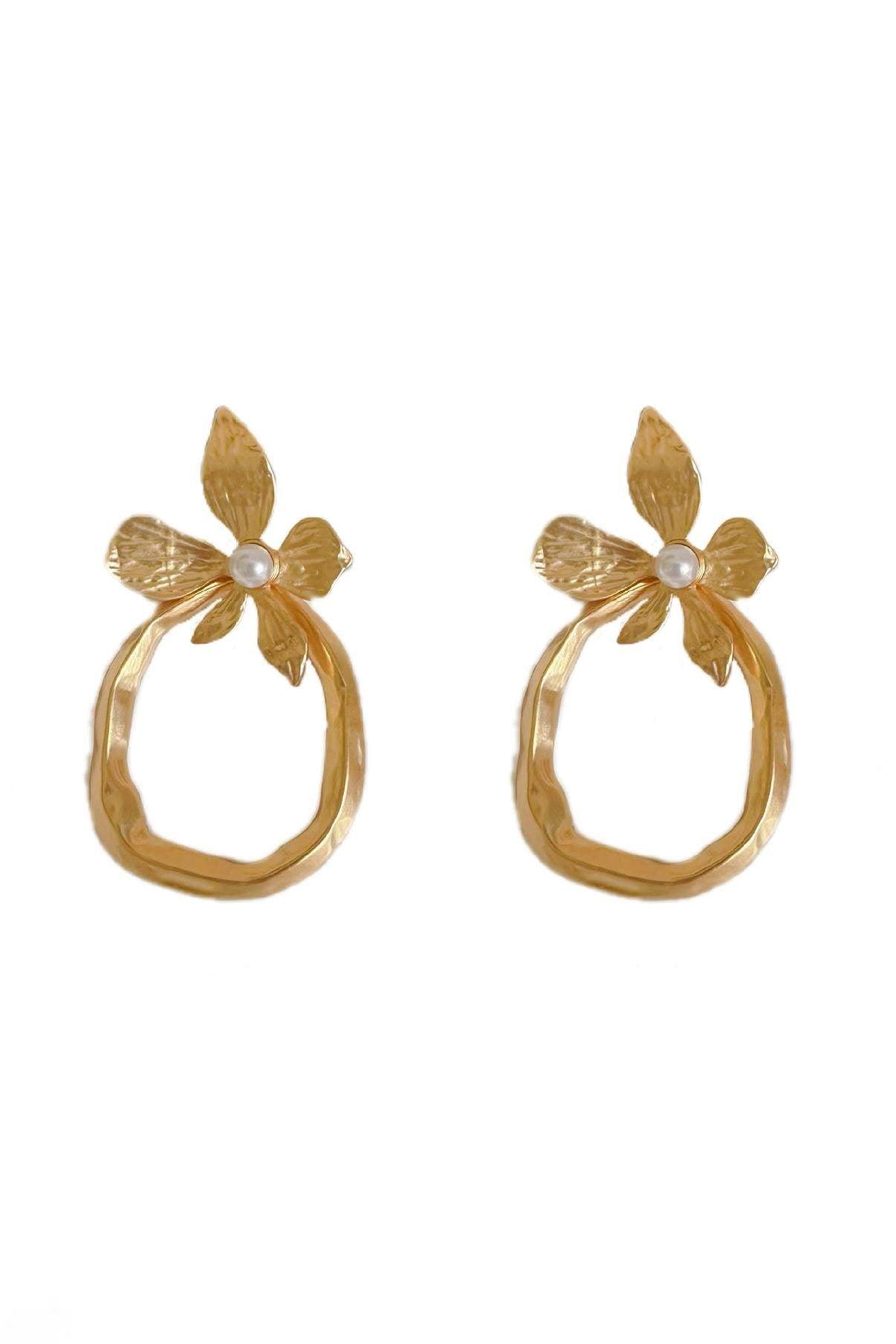 Pendientes geométricos irregulares con perlas y flores 