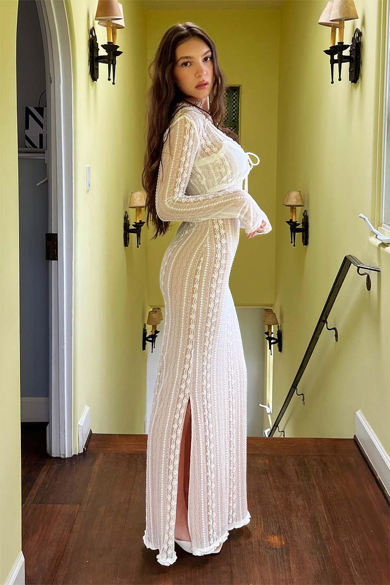 Vestido camisola con escote en V y abertura 