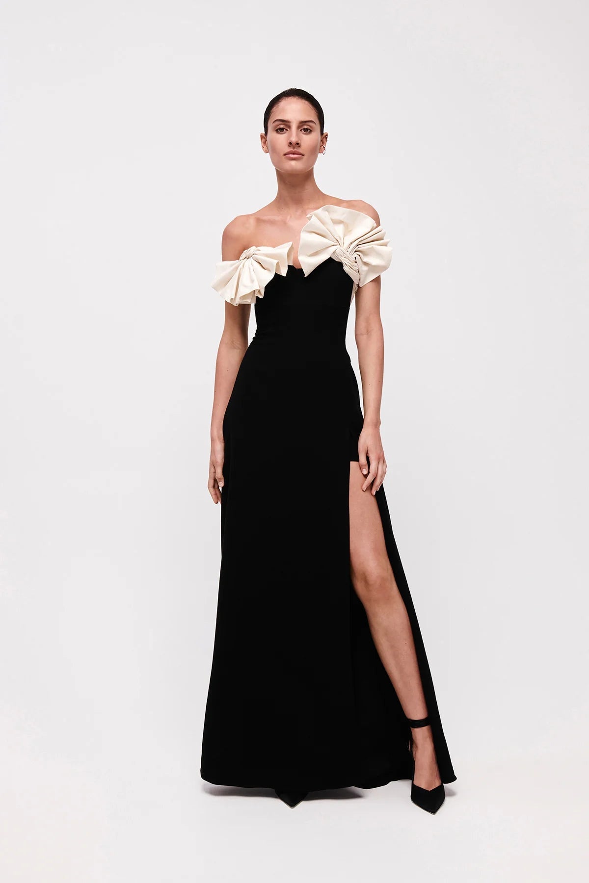 Vestido midi plisado sin tirantes Elsa 