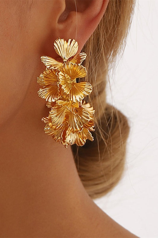 Pendientes florales multicapa en forma de C