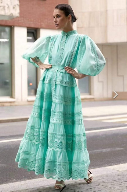 Vestido largo Paula con mangas abullonadas y encaje bordado 