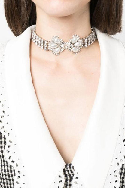 Gargantilla de diamantes con lazo de perlas 