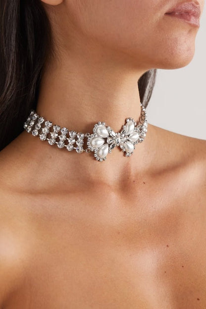 Gargantilla de diamantes con lazo de perlas 